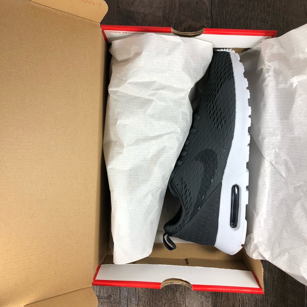 Nike Air Max Tavas SE men’s shoes size 11.5 - Picture 7 of 7